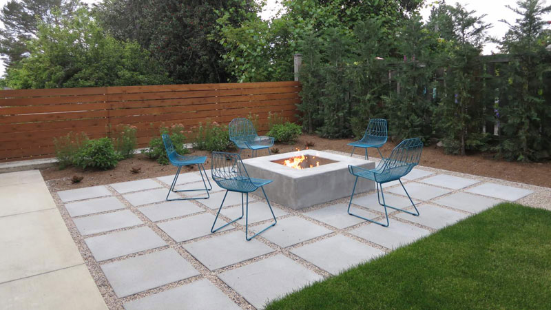 کف سازی حیاط با بتن بهتر است یا موزاییک؟ 3 کف سازی حیاط با بتن بهتر است یا موزاییک؟